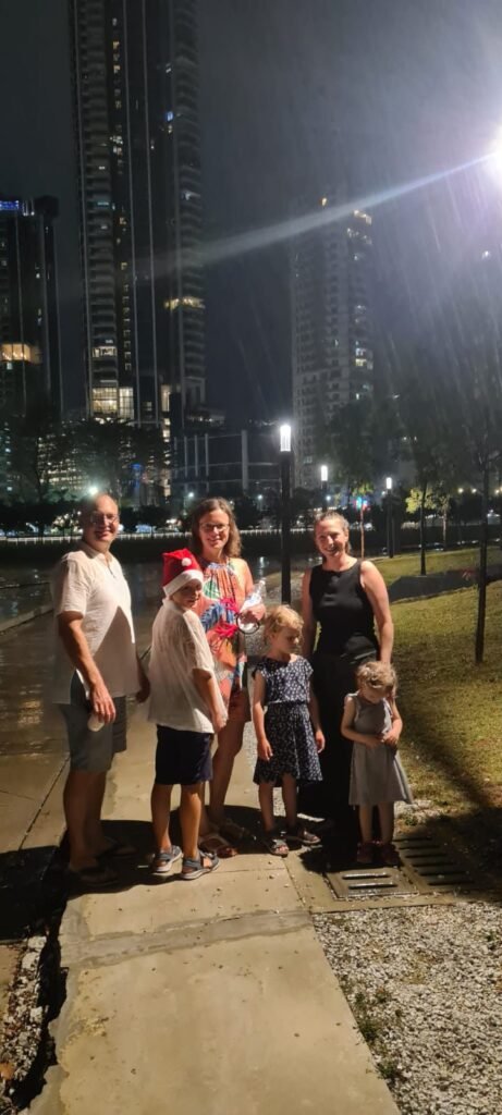 angenehme tropische Freiluftdusche